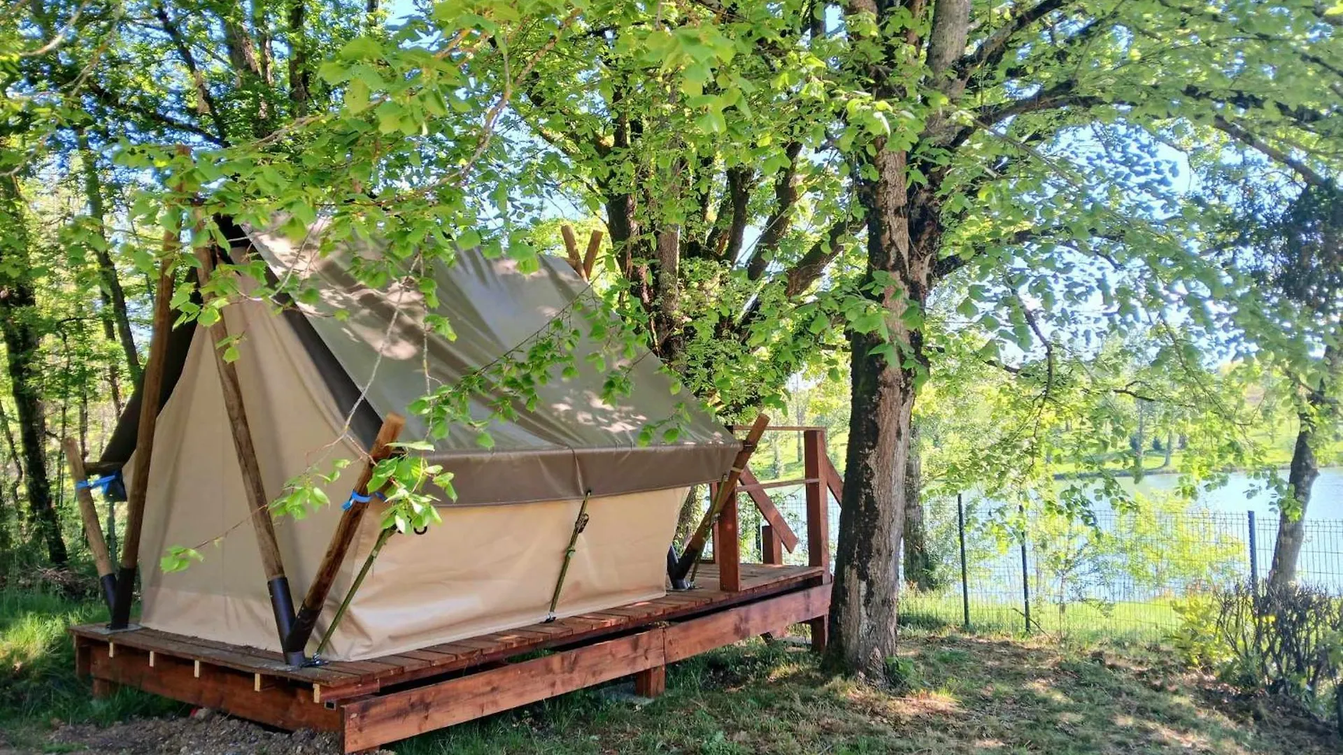 Pilotis Du Lac Avec Spa Privatif Rabastens